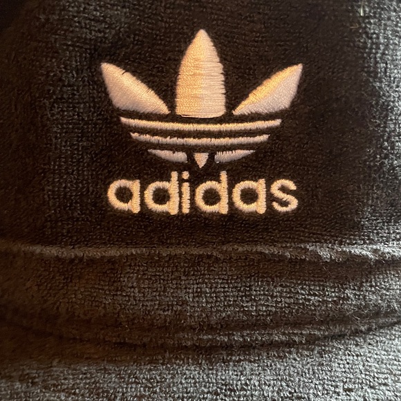 Adidas Unisex Terry Bucket Hat🖤 - Picture 7 of 10